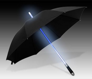lichtschwert-regenschirm