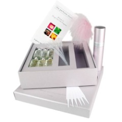 Kreiere dir deinen eigenen Duft mit dem "Parfum Kit"
