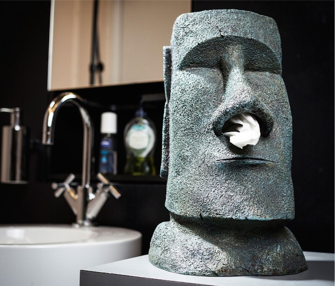 Witziger Taschentuchspender im Moai Steinfiguren-Design